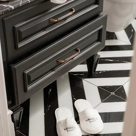 Ξενοδοχείο Monreve *